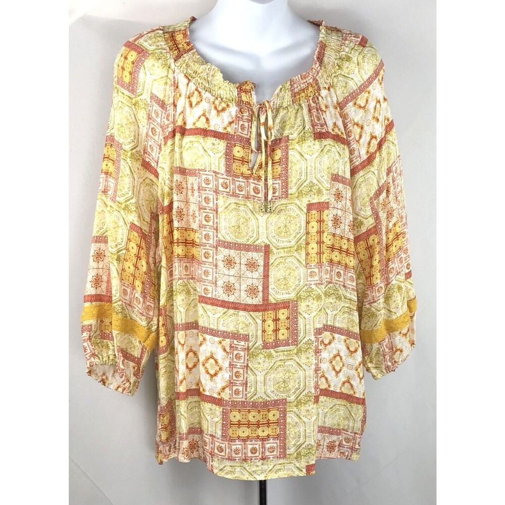 Jane Delancey Boho Top M Gold Red Geo Smocked Tie keyhole Neck 3/4 Sleeve Hippie